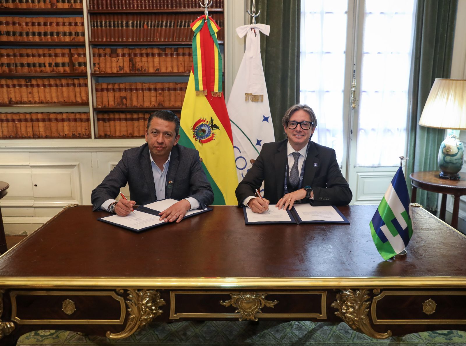 Bolivia firma convenio no reembolsable por $us 200.000 con la CAF para apoyar su integración plena al Mercosur
