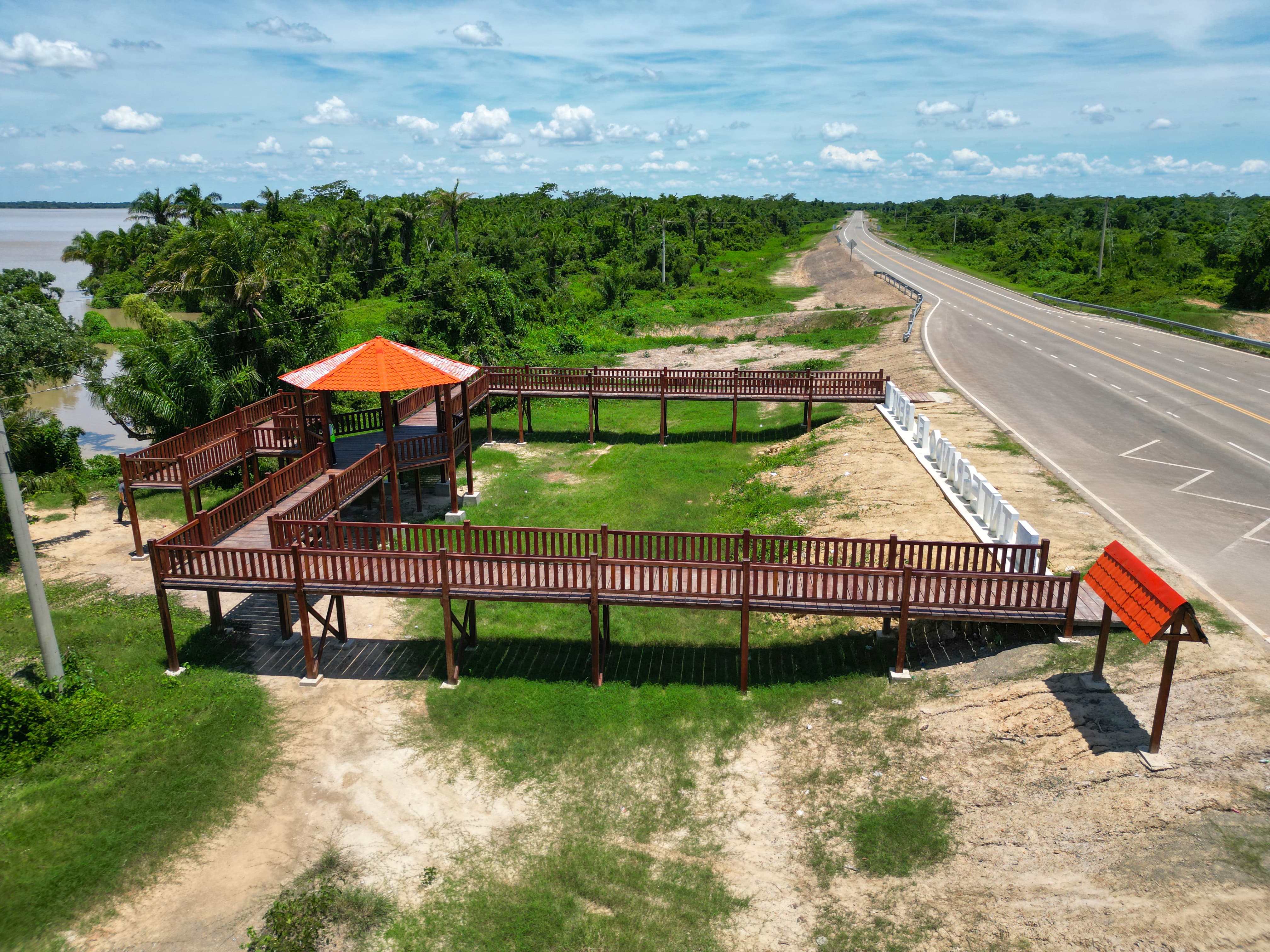 En Beni ABC entrega el mirador turístico de la Laguna Colorado