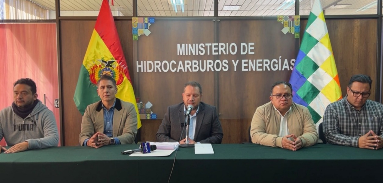 Ministro lamenta falta de análisis técnico al contrato del litio de parte de asambleístas y denuncia agresiones