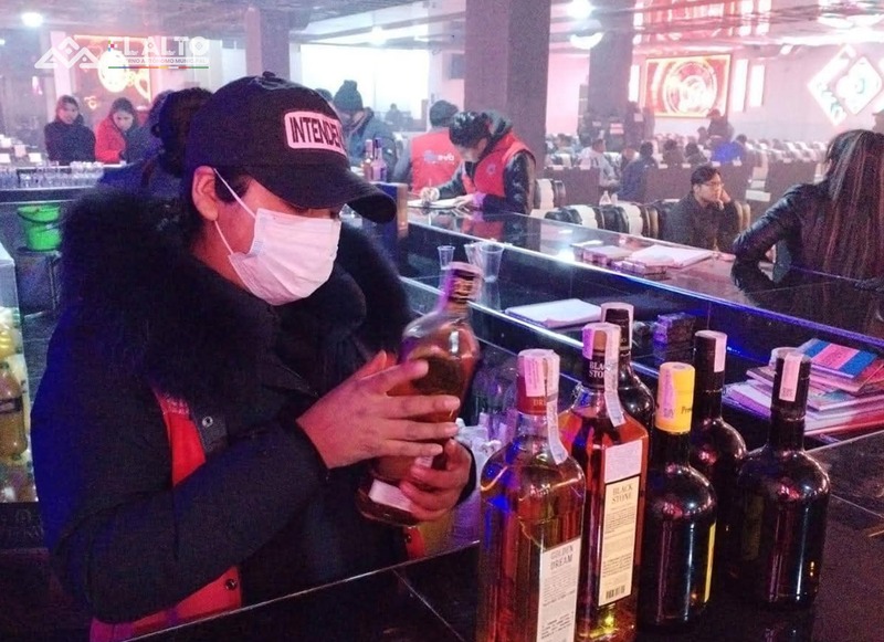 El Alto: Operativo detecta bares clandestinos y expendio de bebidas adulteradas en la 12 de Octubre y alrededores de la UPEA