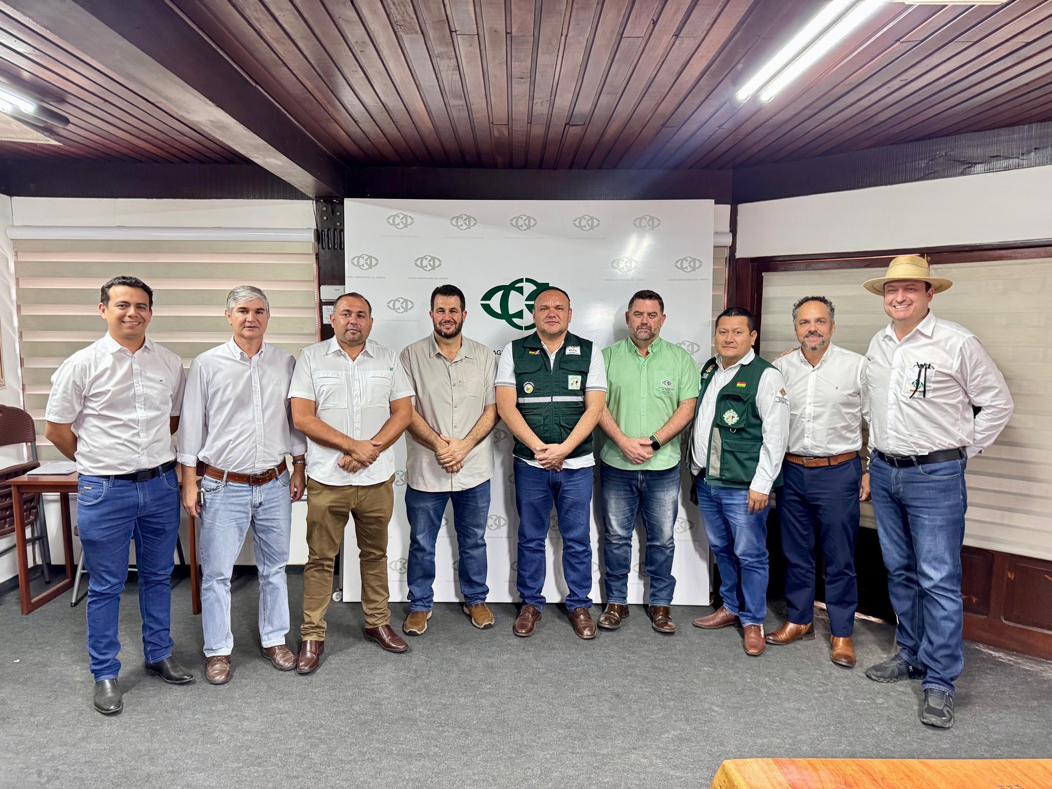 Senasag establece agenda de trabajo con el sector agropecuario de Santa Cruz
