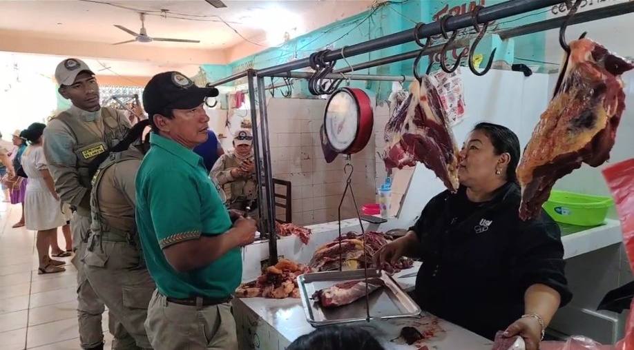 Controles en Rurrenabaque detectan precios elevados, balanzas alteradas y productos vencidos