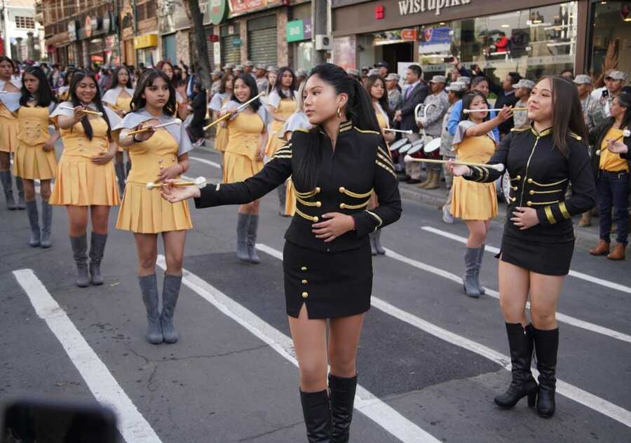 Instruyen que solo estudiantes de 5º y 6º de Secundaria desfilen el 16 de julio 