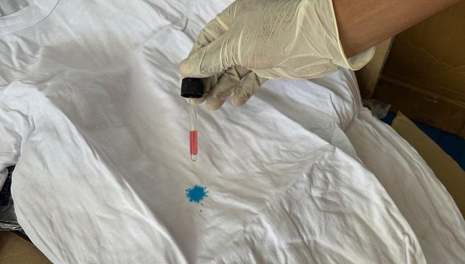 Can antidrogas Quetzal detecta cocaína impregnada en ropa que iba a ser enviada a Francia