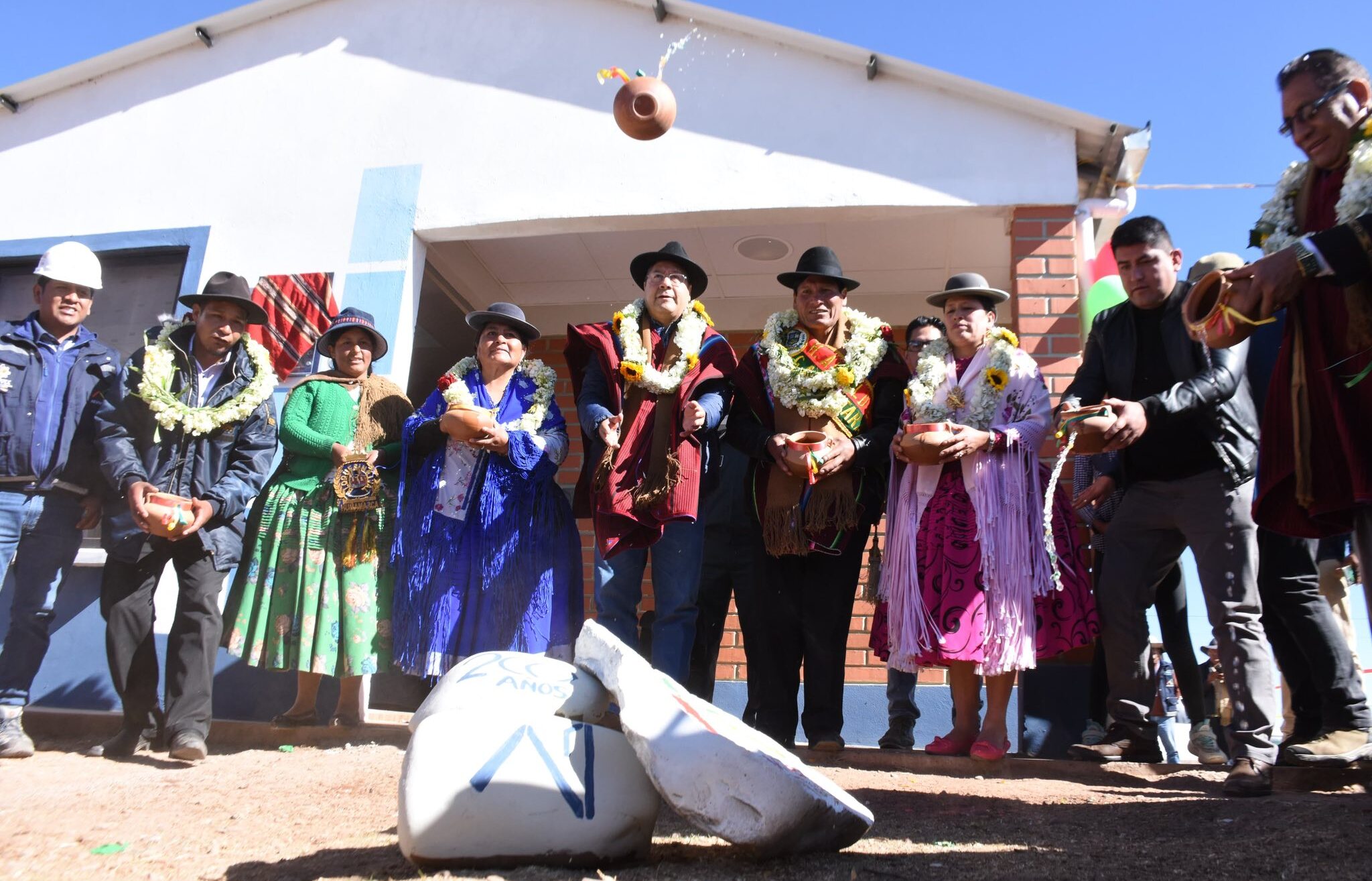 En Taraco entregan aulas educativas, viviendas sociales y enlosetados por Bs 8,1 millones