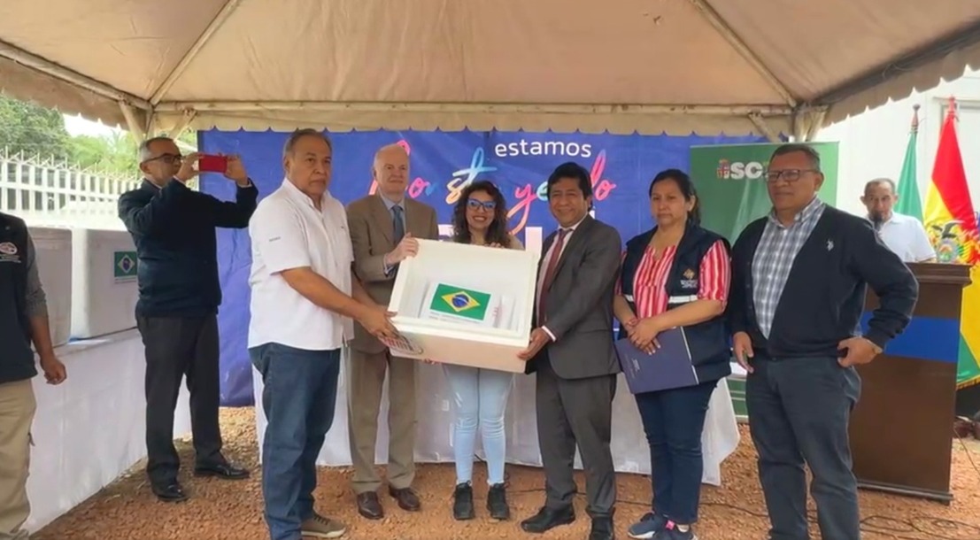 Bolivia recibe de Brasil donación de 600 mil vacunas y activa fase de vacunación hasta los 14 años contra el sarampión