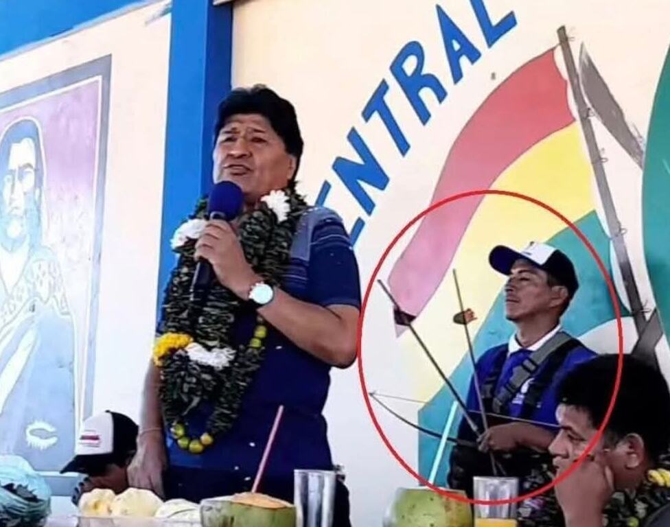 Evo permanece en el Trópico rodeado de 3 anillos de seguridad conformados por extranjeros y dirigentes “altamente armados”