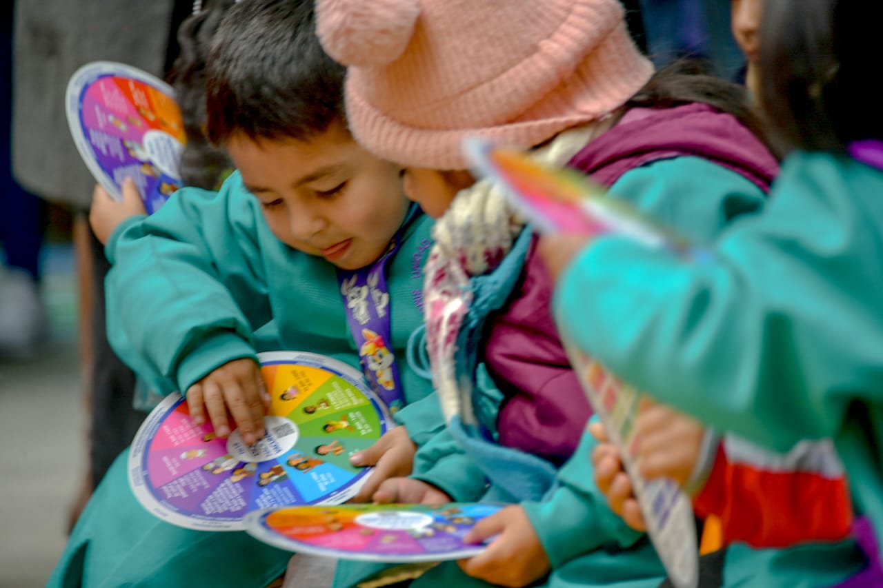 Educación aclara que no portar carnet de vacunación contra el sarampión no restringe clases a estudiantes