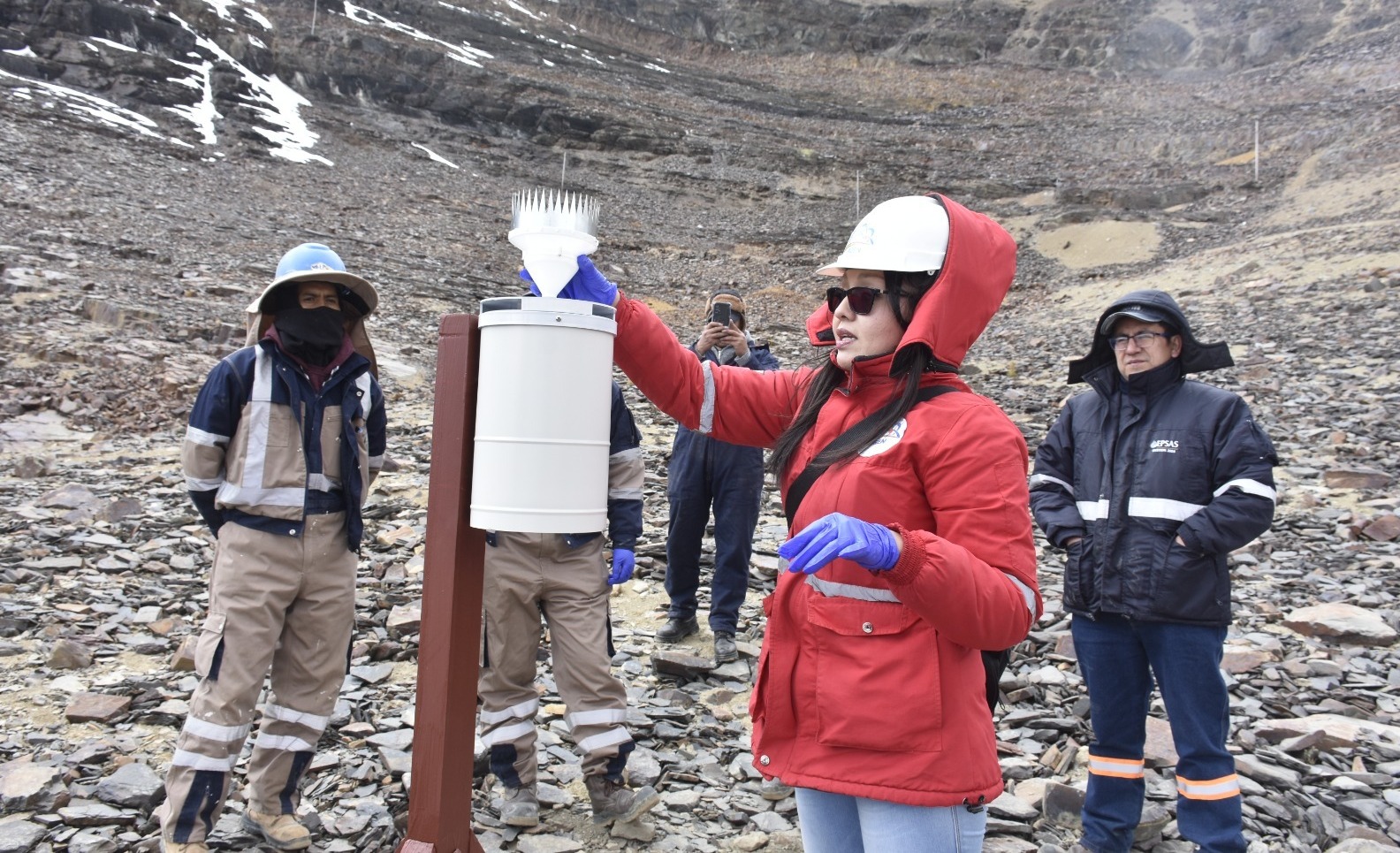 Instalan primera estación de monitoreo con precisión nuclear en el ciclo hidrológico del altiplano paceño