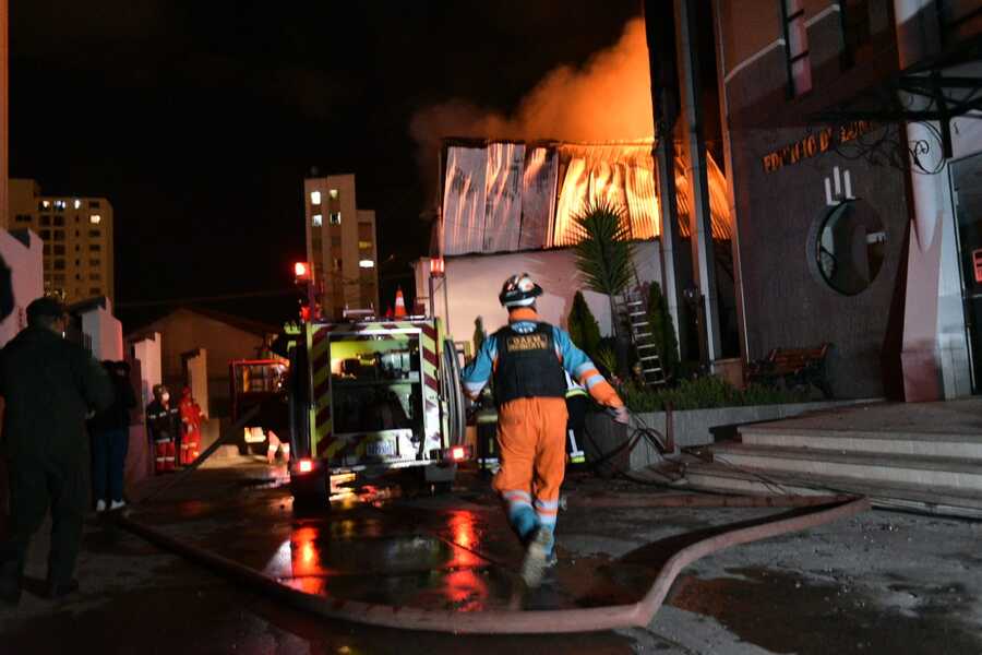Incendio en Sopocachi dejó 25 familias afectadas y posibles daños estructurales