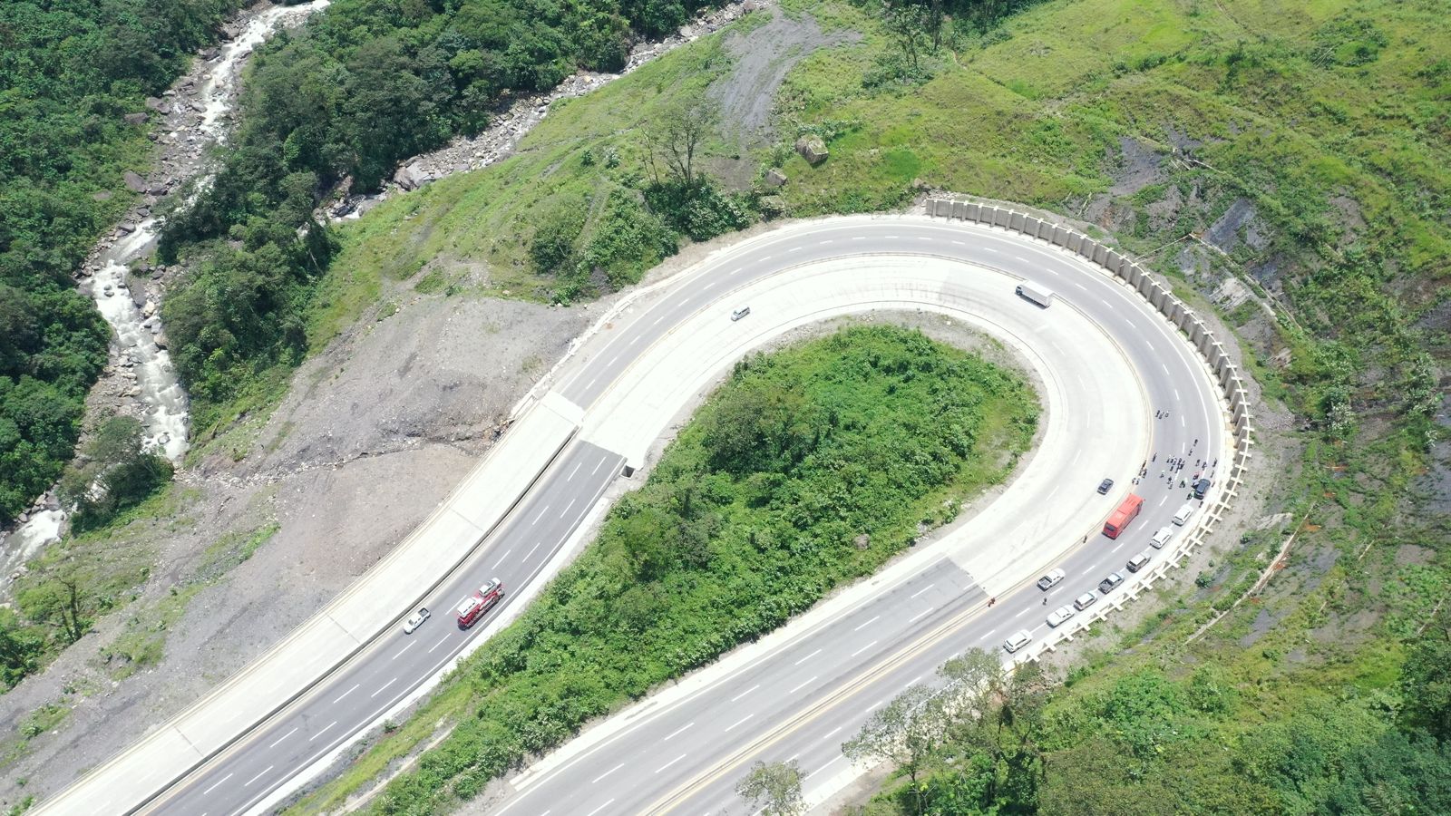 ABC inspecciona la doble vía El Sillar y reitera que no hubo recepción definitiva por trabajos en ejecución