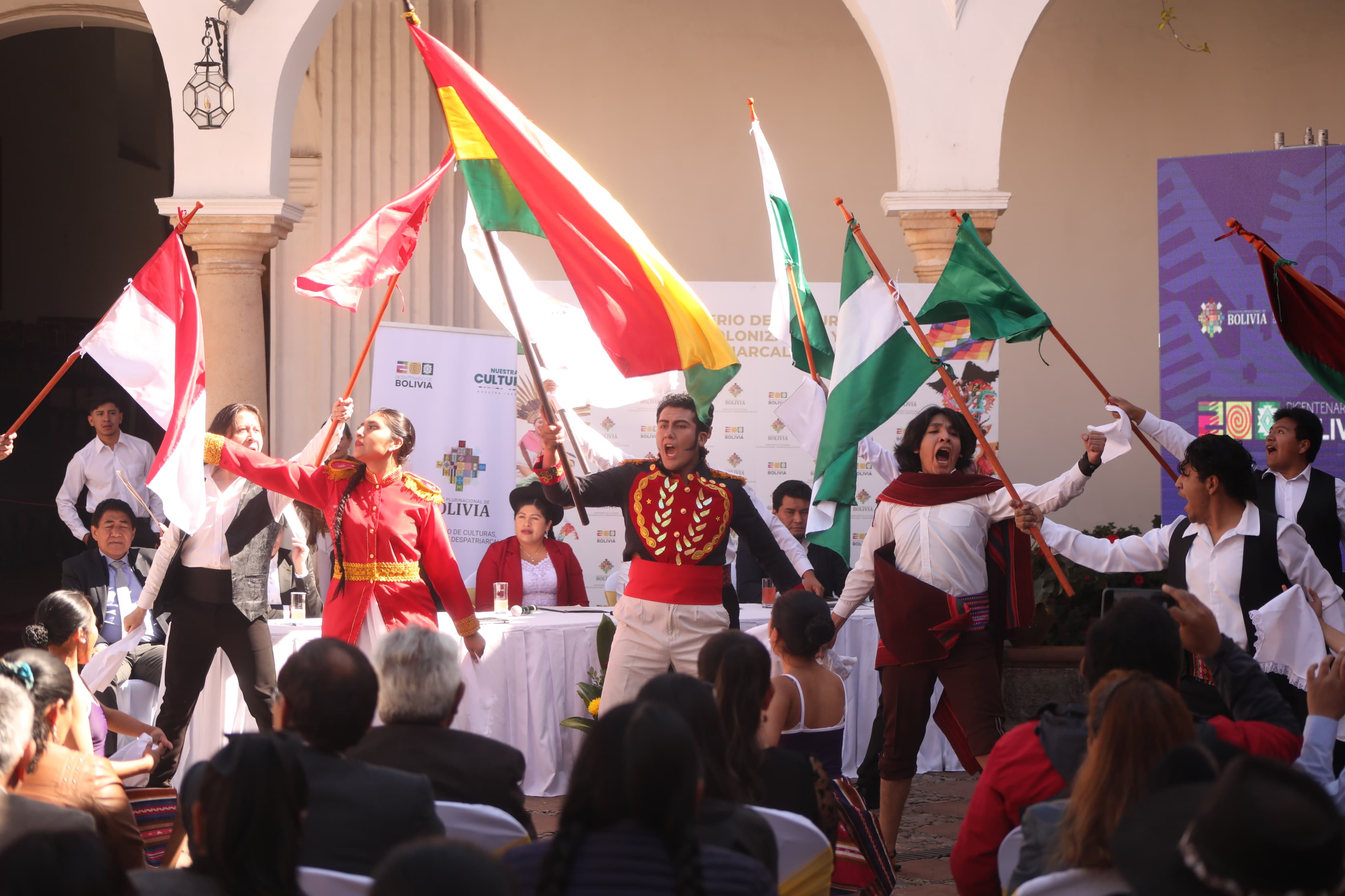 Presentación de las actividades oficiales por el Bicentenario. Foto: MCDyD.