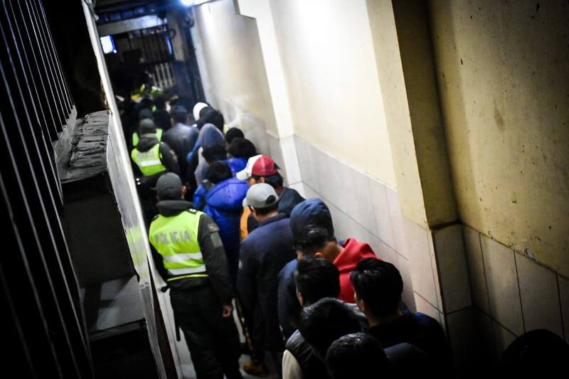 Operativo en El Alto deja 12 arrestados, 2 aprehendidos y rescate de menores 