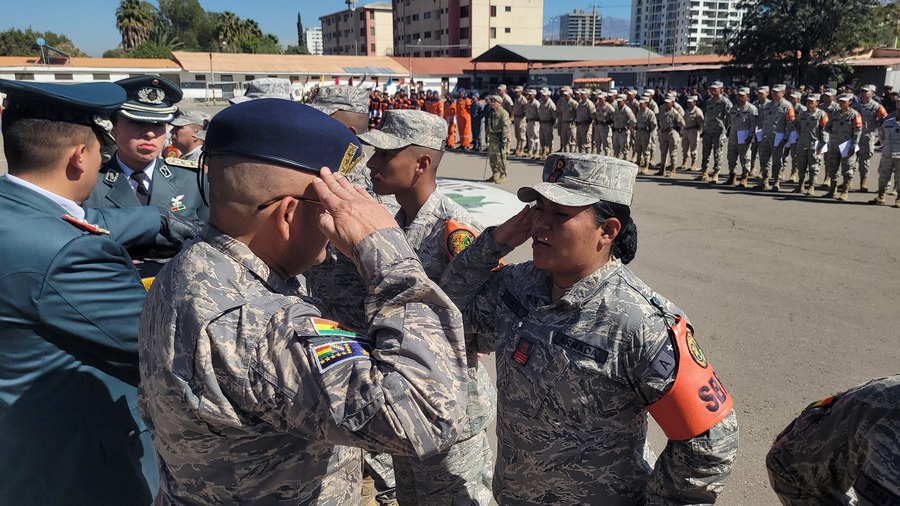 Nuevos bomberos forestales concluyen capacitación especializada en Cochabamba y Potosí