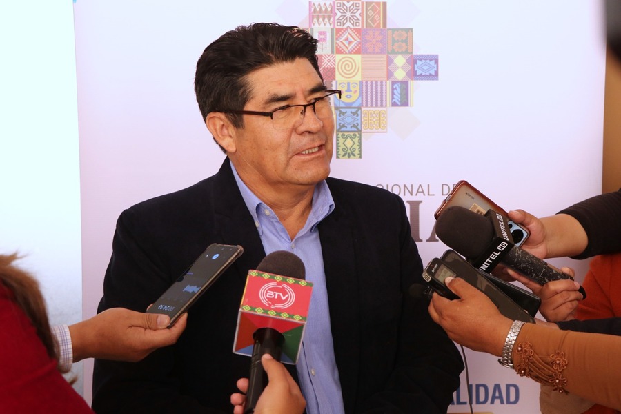 Educación instruye controlar el carnet de vacunación de estudiantes