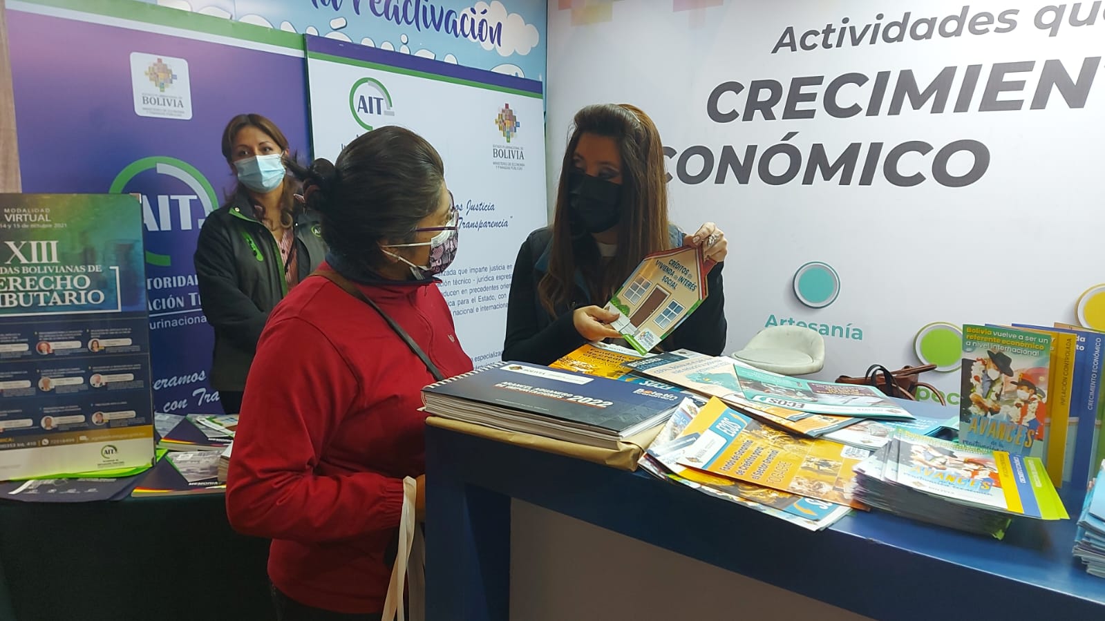 Economía participará de la Feria del Libro en La Paz con exposición histórica y difusión de programas