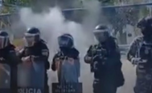 Una explosión en el ingreso a la planta de YPFB deja dos policías heridos en Cochabamba