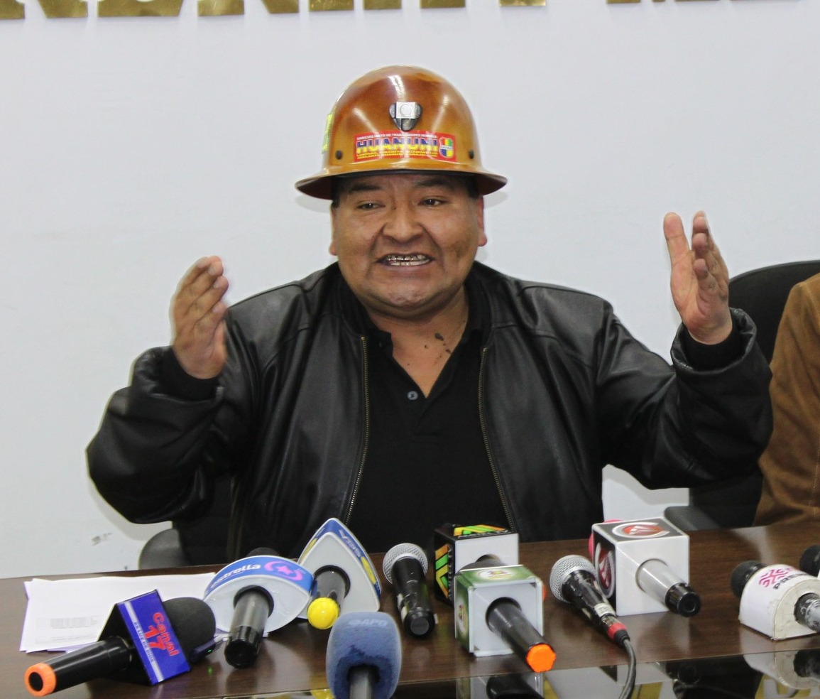 Minería reporta millonarias pérdidas, Santos pide levantar bloqueos y denuncia que Morales busca muertos