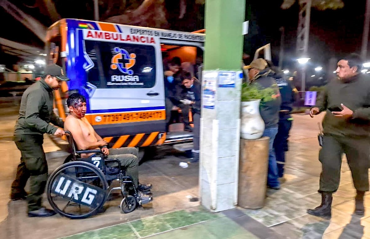 Colegio Médico de Cochabamba repudia violencia y solicita el repliegue del personal en puntos de bloqueo