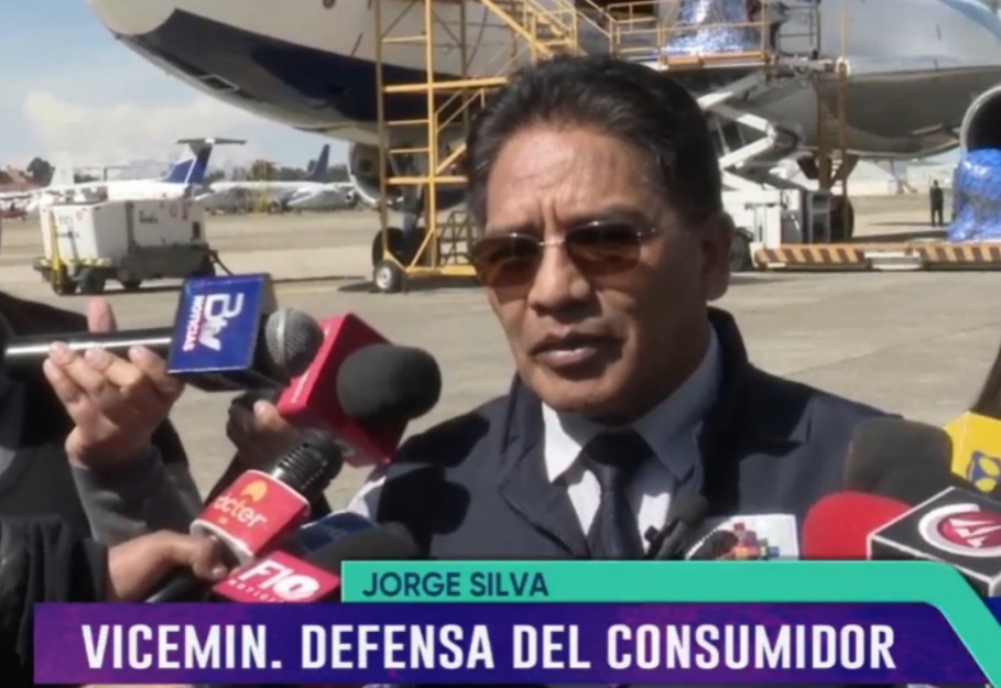 Vía aérea llega este miércoles 80 toneladas de carne de pollo para La Paz, El Alto y Oruro