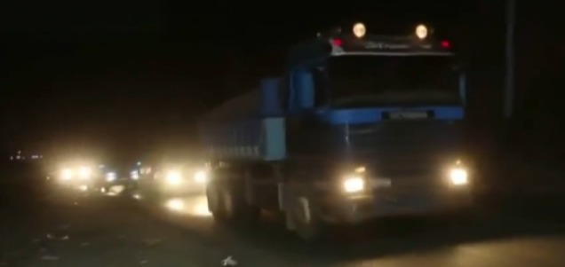 Policías y militares desbloquean y habilitan la vía Cochabamba-Oruro