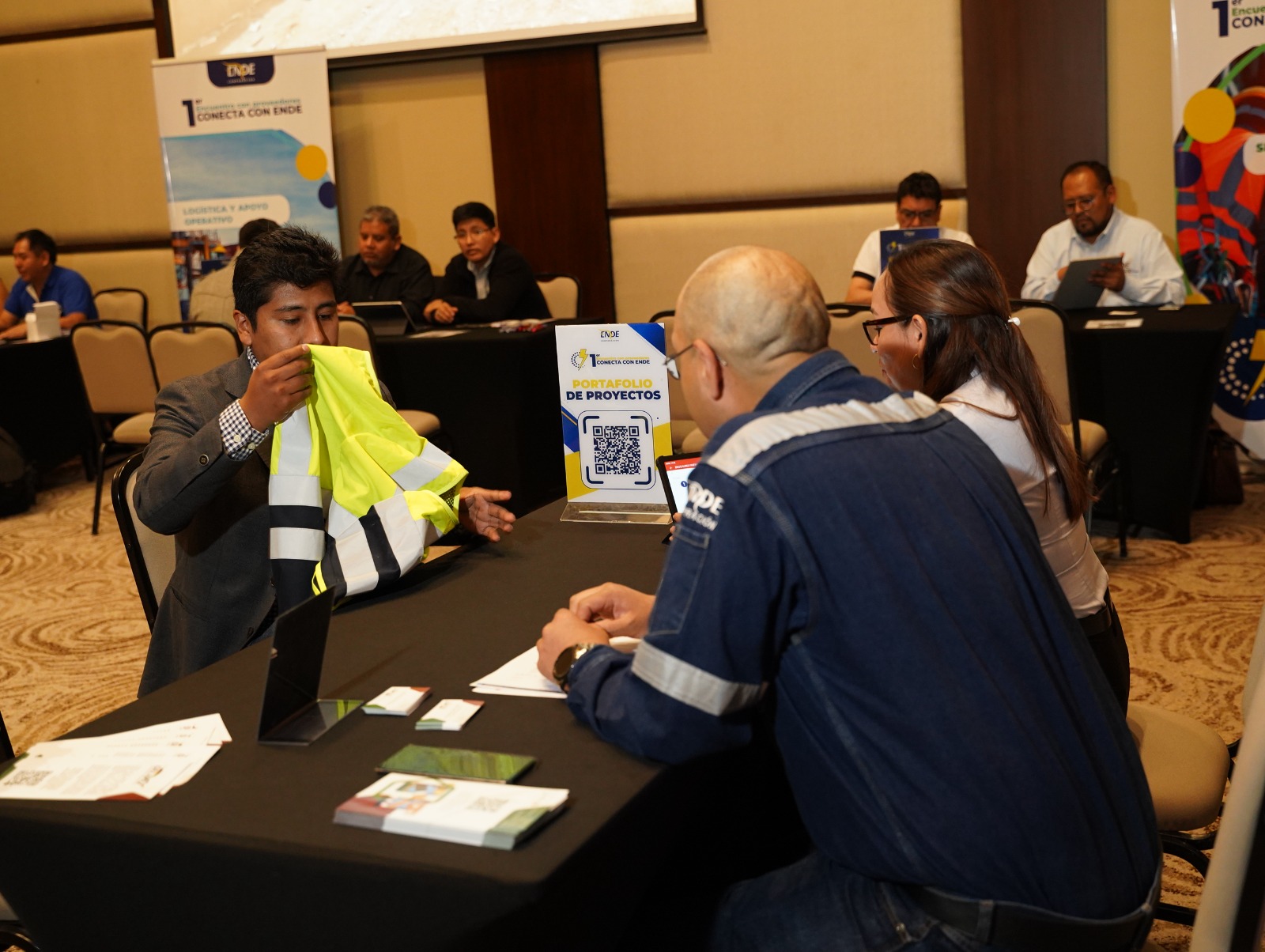 Primer encuentro entre ENDE y proveedores reunió a 90 empresas bolivianas