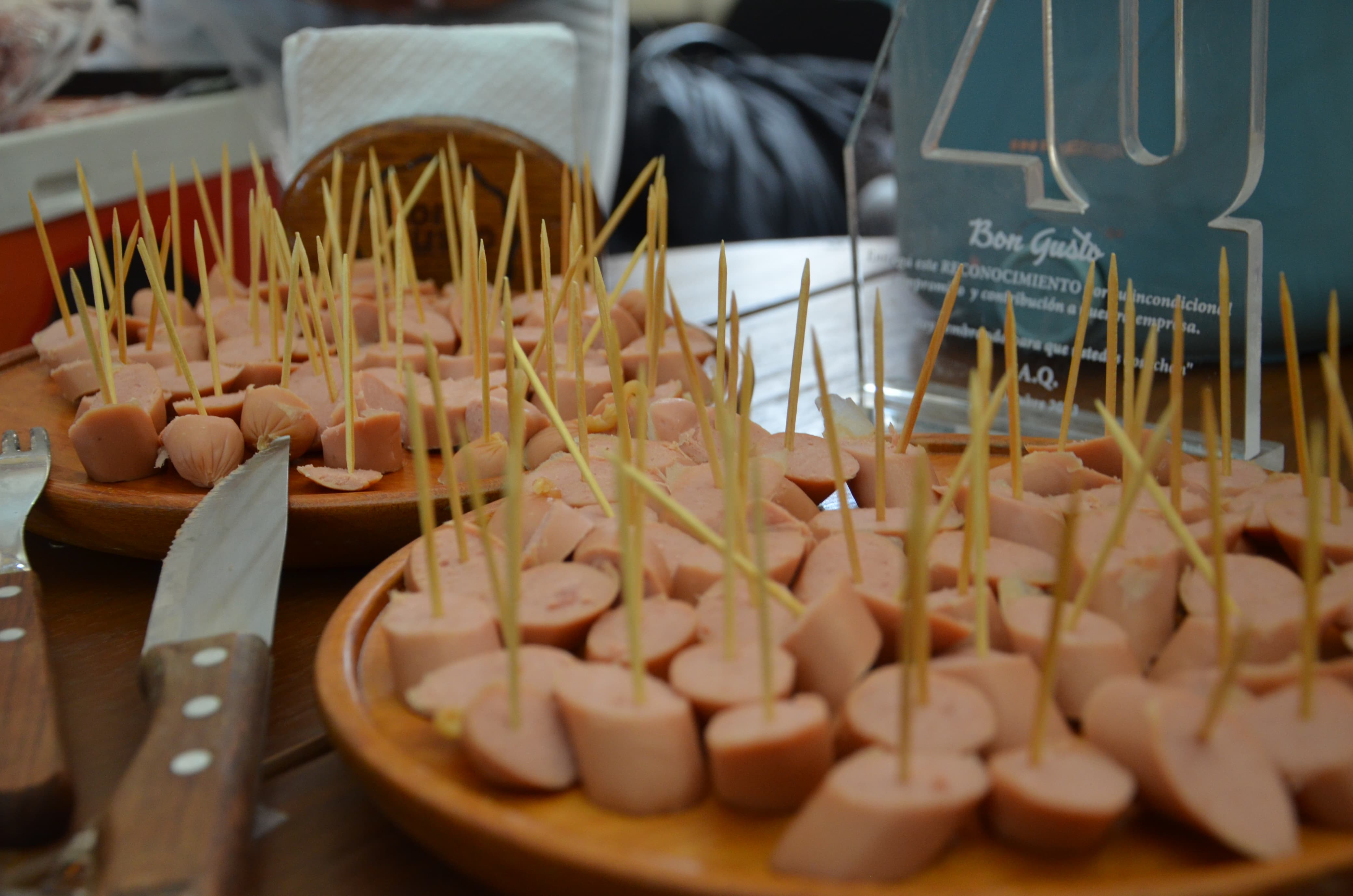 Publican lista de empresas con registro del Senasag autorizadas para venta de embutidos