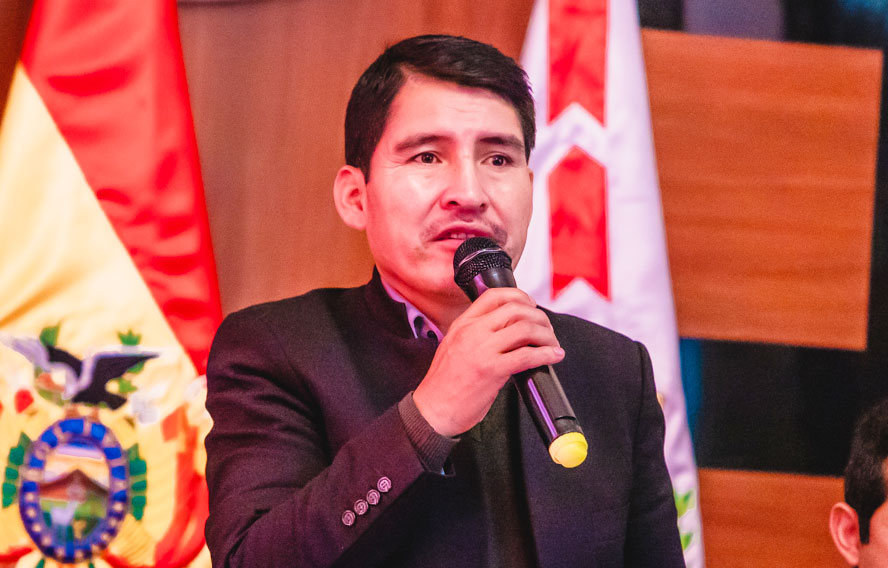 Ordenan detención domiciliaria y arraigo para acusada de causar graves lesiones al Gobernador de Chuquisaca