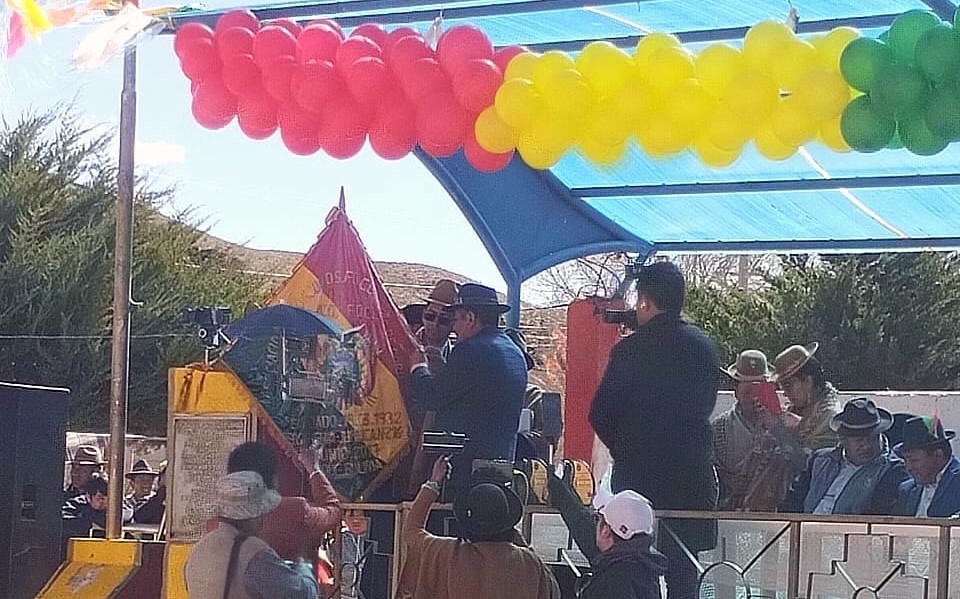 Distinguen a la Asociación de Conjuntos Folklóricos de Corque con condecoración al Mérito Cultural "Adela Zamudio"