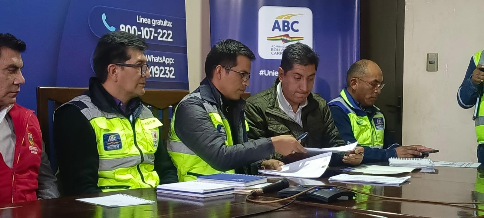 ABC firma contrato para construir los tramos La Joya – Chuquichambi y Huayllamarca – Totora en Oruro