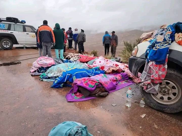 Arce exige investigar trágico accidente en vía Oruro – Potosí y expresa condolencias a familias dolientes