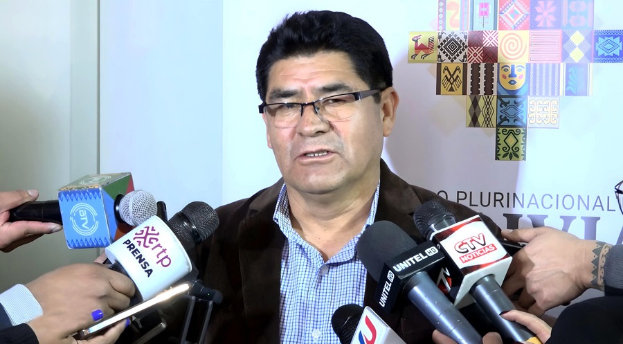 Entregan solucionarios de Matemáticas, Física y Química para reforzar aprendizaje de estudiantes de Secundaria 