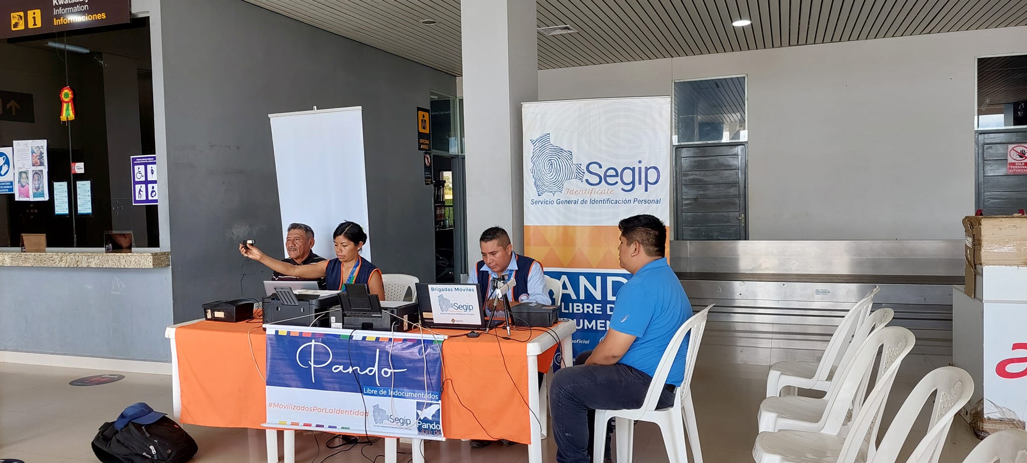 Brigada móvil del Segip en el aeropuerto internacional "Anibal Arab Fadul" de Cobija, Pando. Foto: Segip