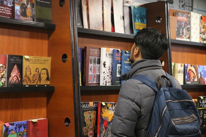 Fundación Cultural del BCB lleva más de 200 títulos a la Feria del Libro en El Alto