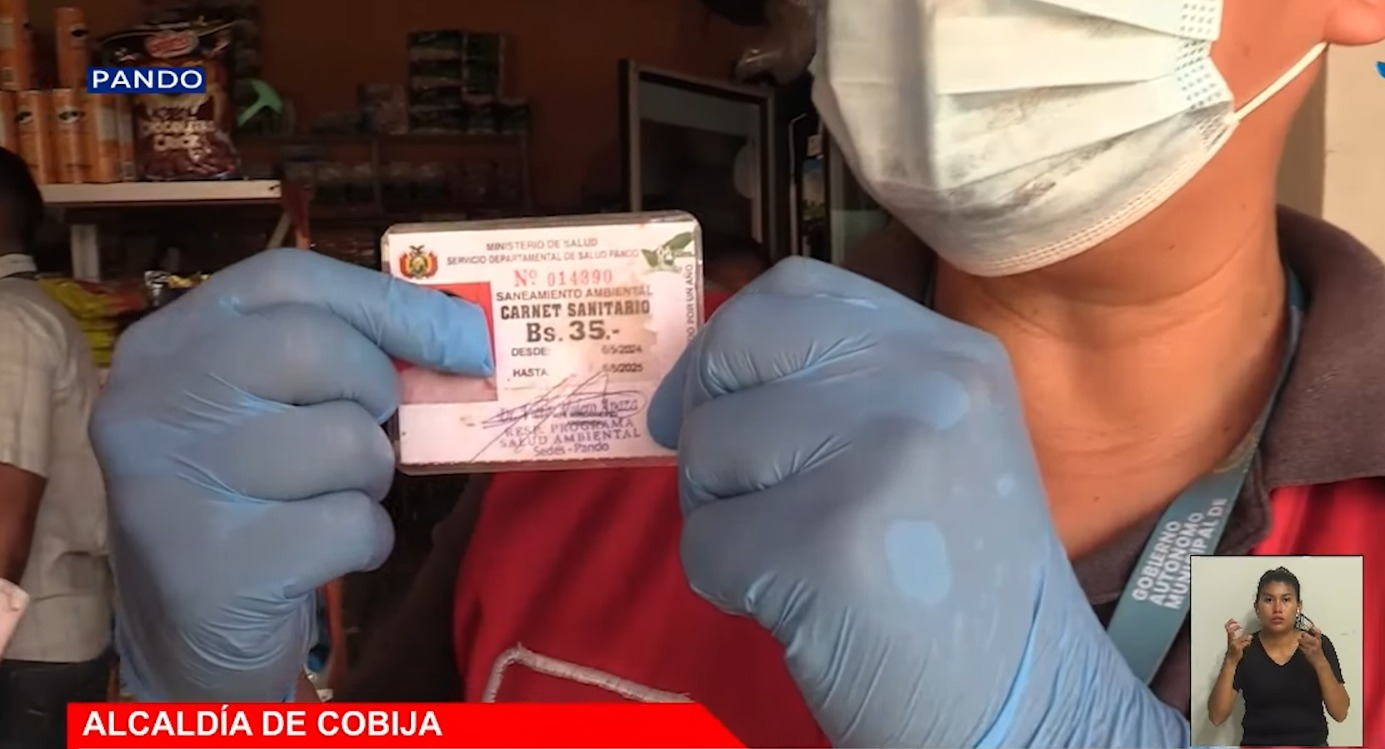 Carnet sanitario que debe tener toda persona que manipule alimentos en Cobija. Captura: TVU Pando