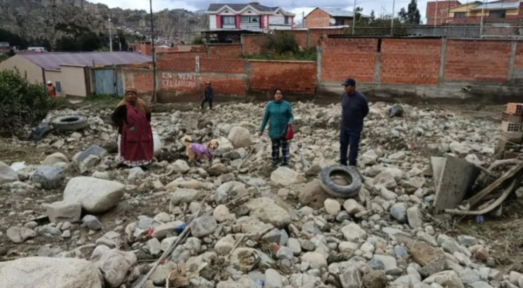 Declaran alerta roja por alto riesgo de deslizamientos en la zona de Callapa de La Paz