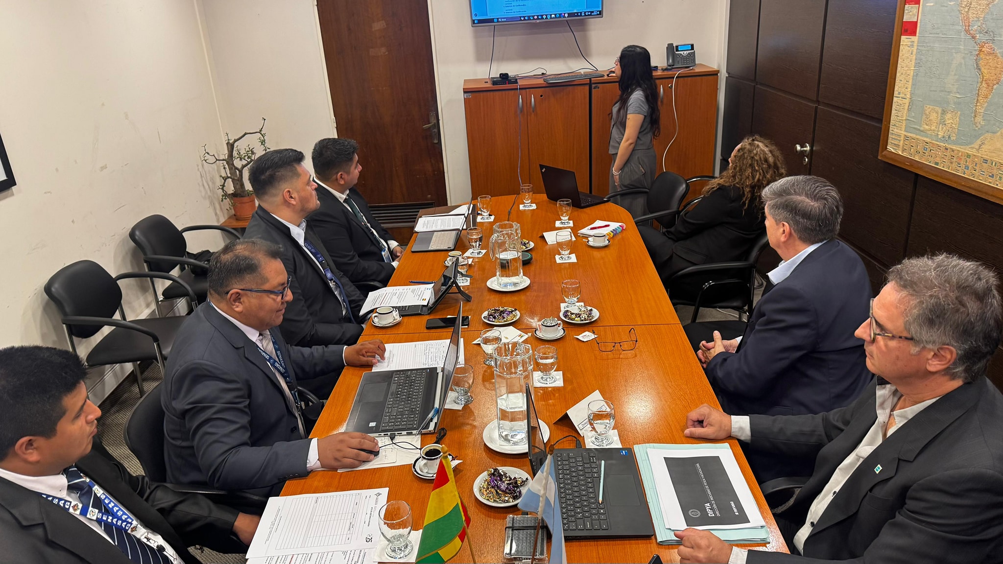 Senasag y Senasa inician auditoría conjunta a establecimientos de productos de origen animal en Argentina. Foto: Senasag 