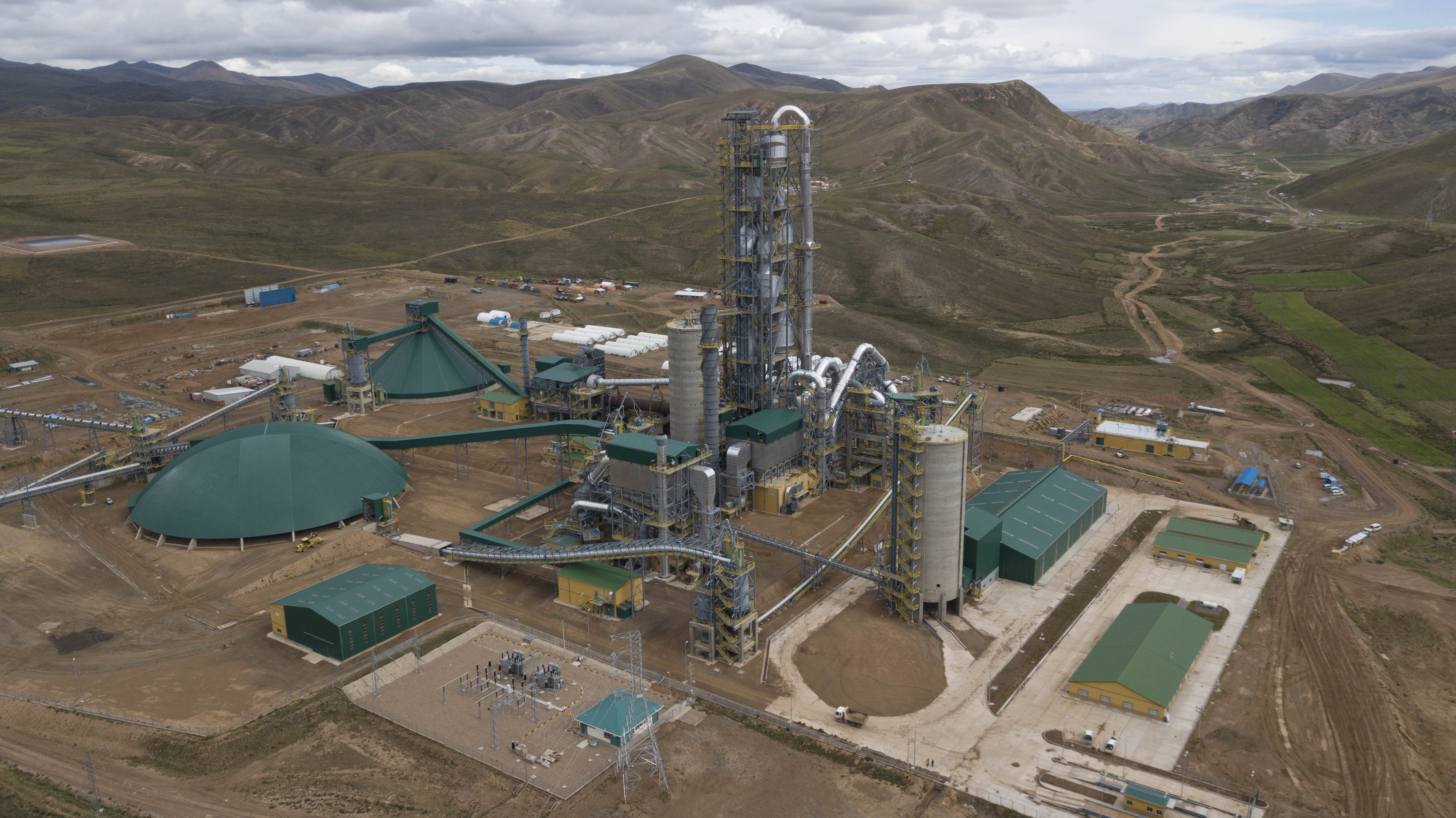 Ecebol exportará a México 12.500 toneladas de clínker cada mes por $us 8 millones durante este año 