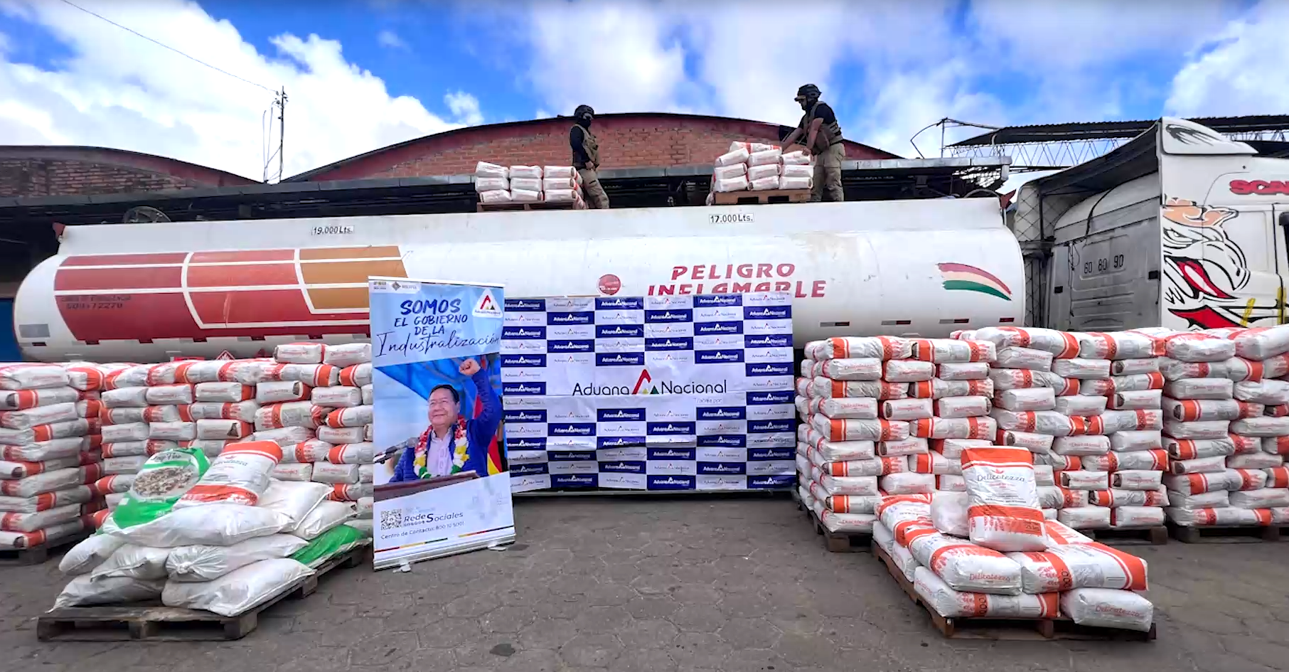 Decomisan 26 toneladas de harina de contrabando que se encontraban dentro de una cisterna de combustible