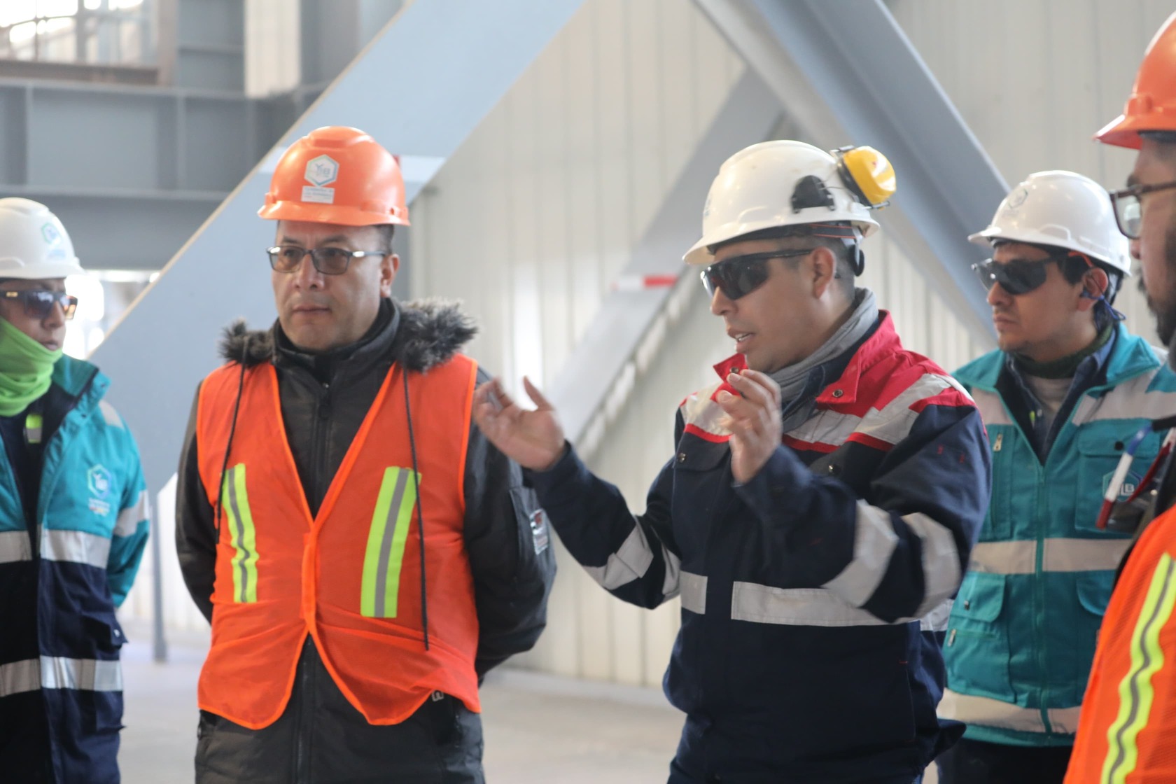 Comcipo visita plantas industriales de YLB y verifica producción de la industria del litio