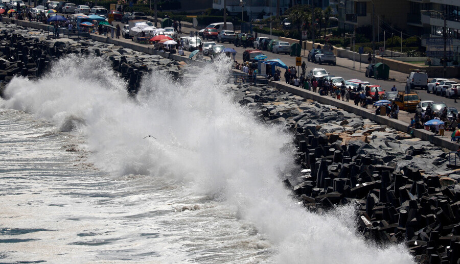 Marejadas en Chile y sismo en Perú: alerta por fenómenos naturales en la región andina