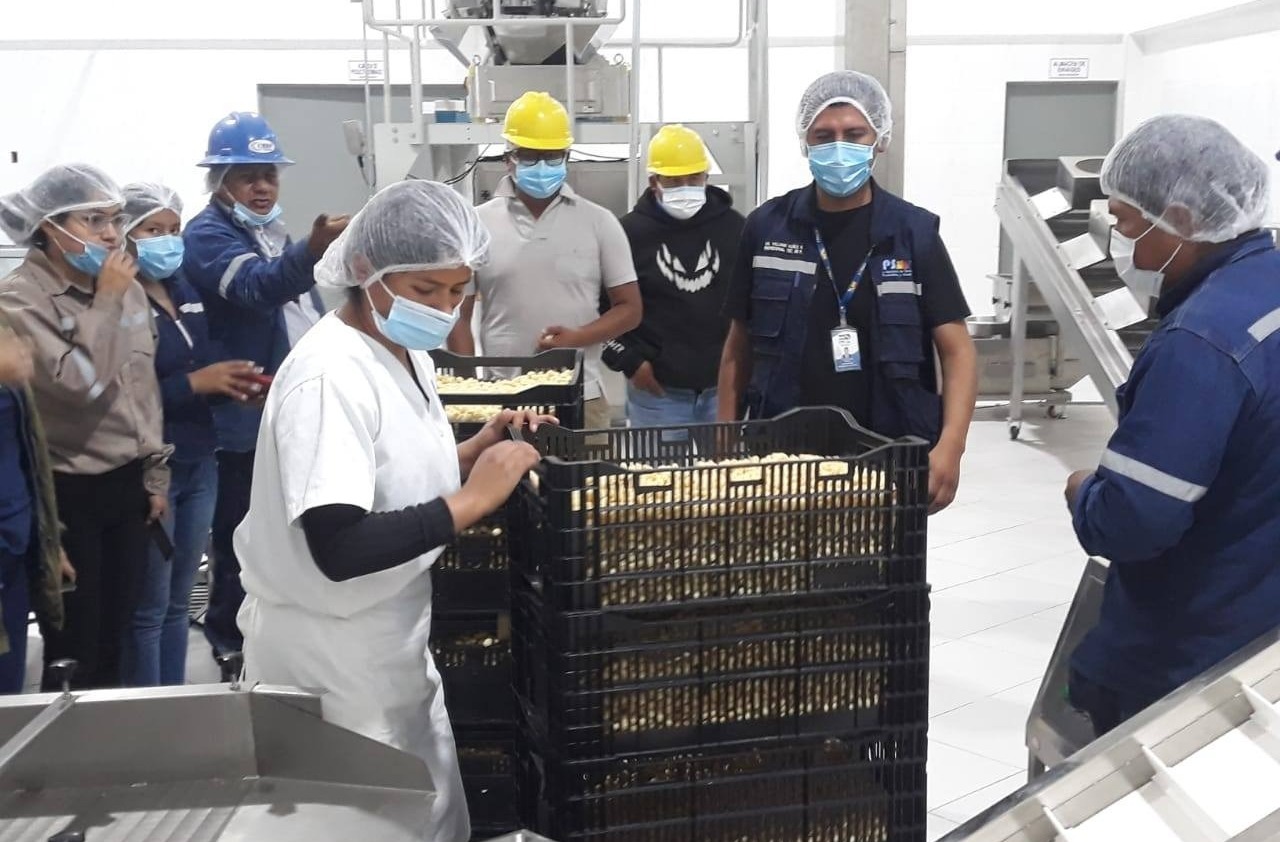Gobierno impulsa el desarrollo productivo en Aiquile con dos factorías que beneficiarán a más de 10.000 familias en Cochabamba
