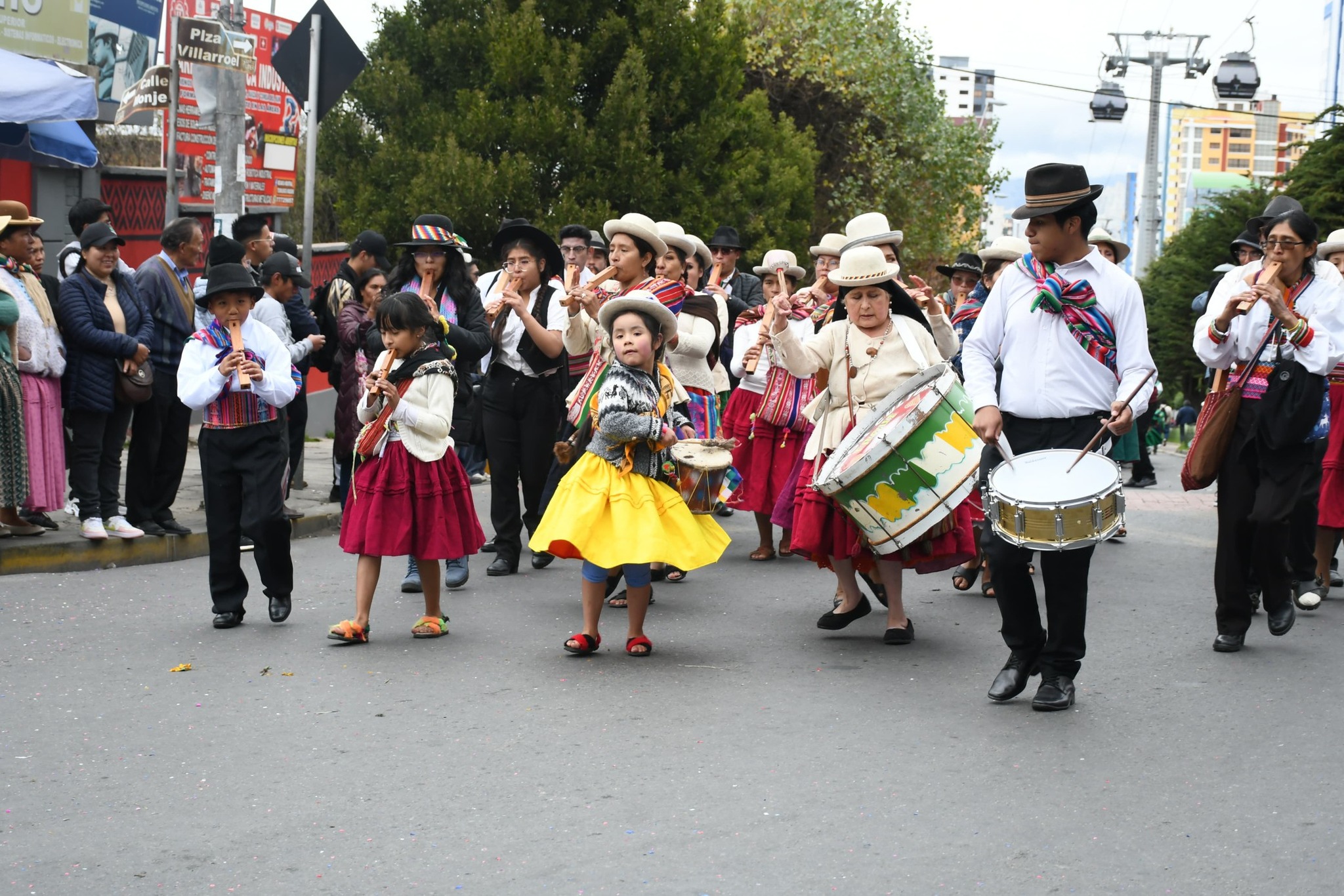 Arce asegura que participantes en la "Tarqueada más grande del mundo" revalorizaron la cultura boliviana