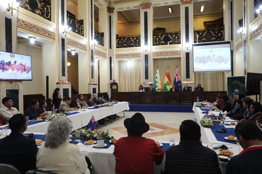 Impulsan transición verde con enfoque indígena en seminario internacional sobre minería y energía sostenible