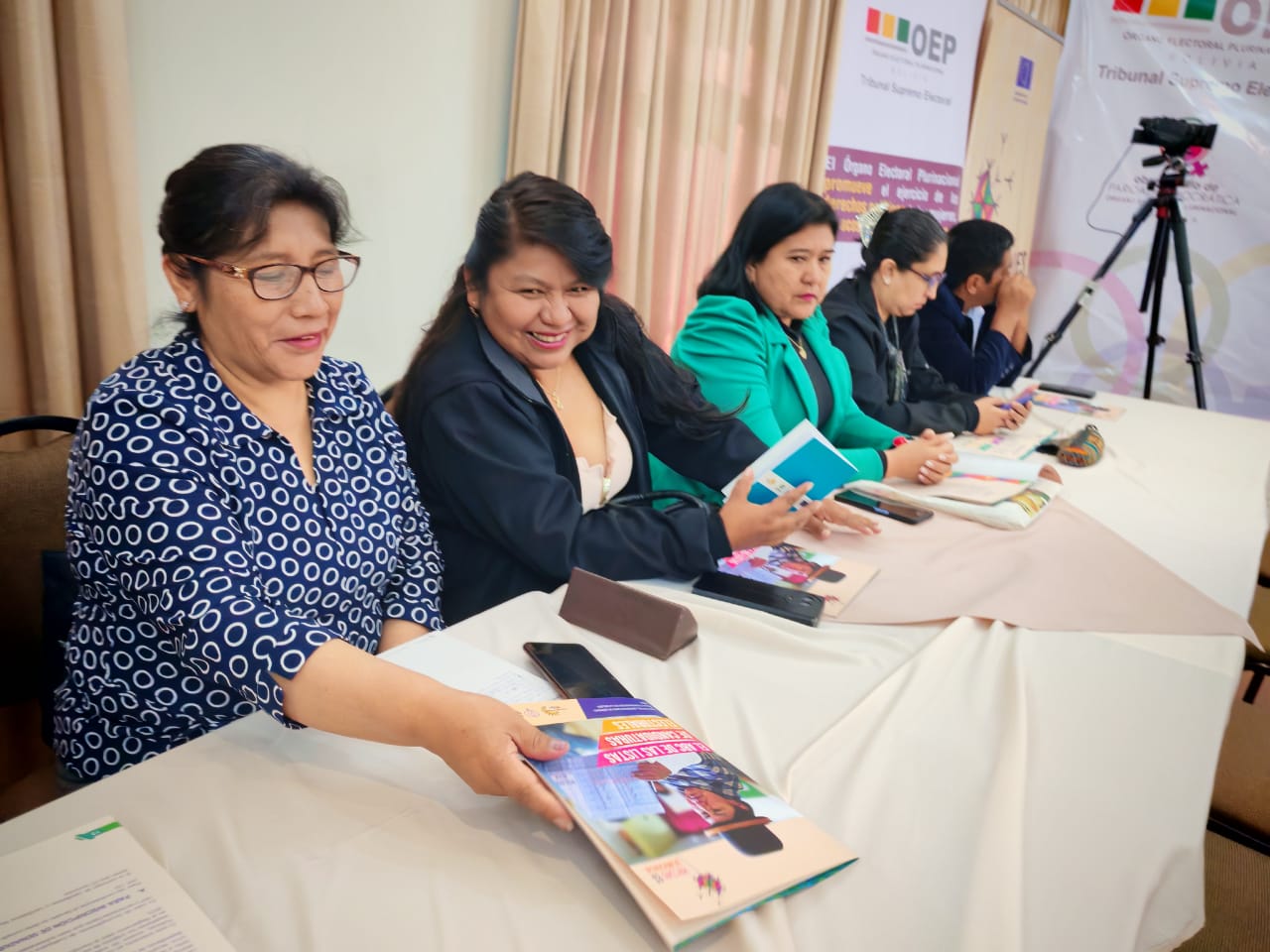 Sucre acoge encuentro para garantizar participación efecto de las mujeres en la política con miras a las elecciones 