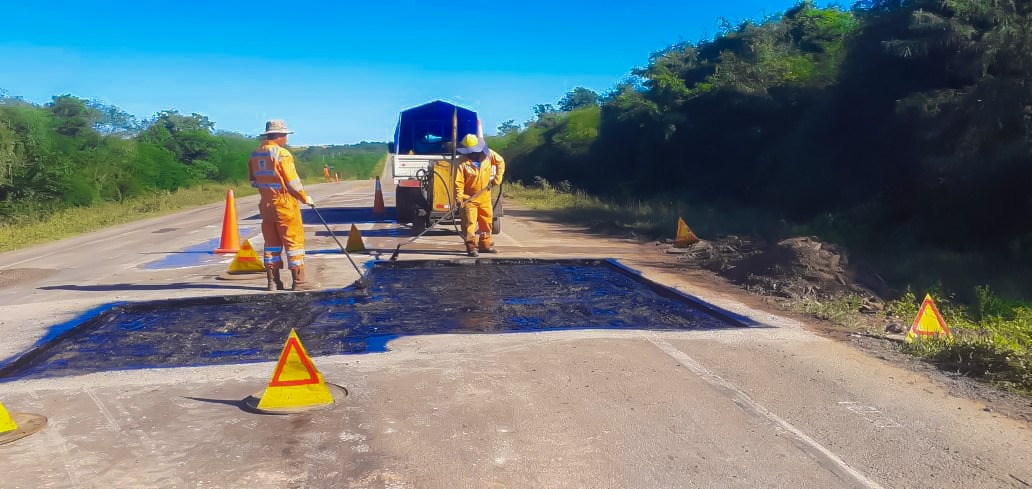 La ABC intensifica trabajos de mantenimiento de vías en Tarija