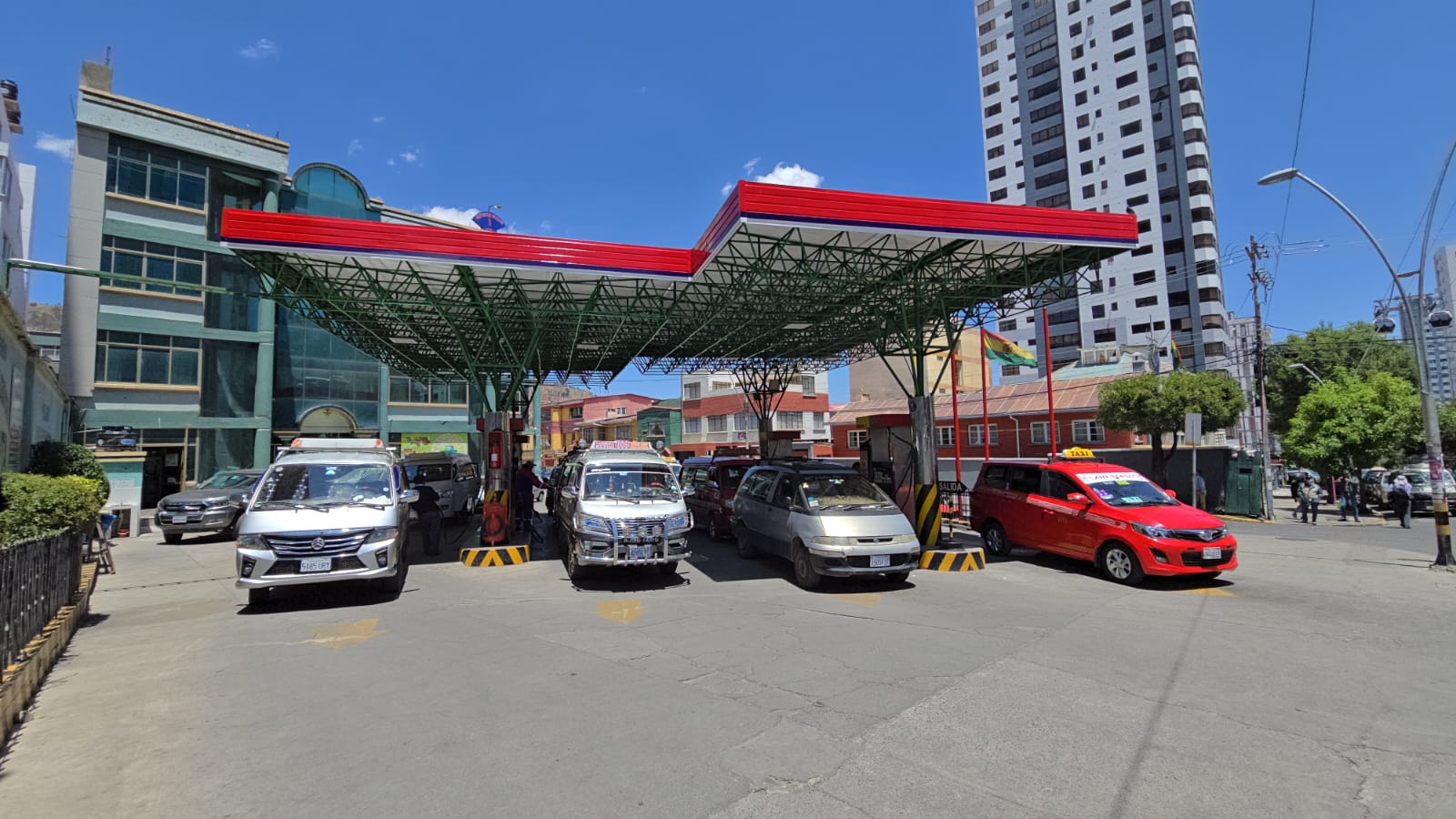 ANH reporta despacho de hasta 3,7 millones de litros entre gasolina y diésel en La Paz 