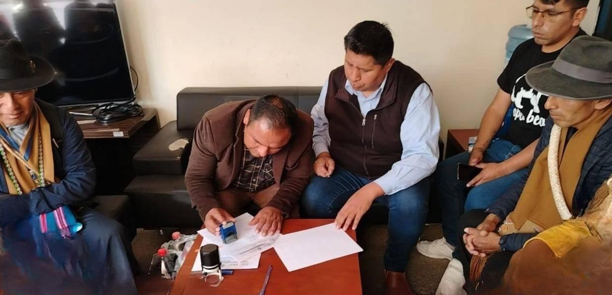 Firma de convenios intergubernativos para la construcción de 2 unidades educativas en el municipio de Inquisivi, La Paz. Foto: GAM Inquisivi