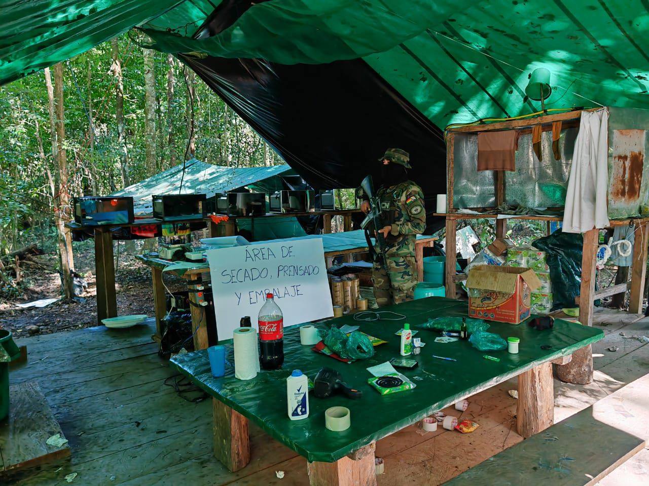 Desmantelan un laboratorio de drogas e incautan 190 kilos de cocaína en el Trópico de Cochabamba
