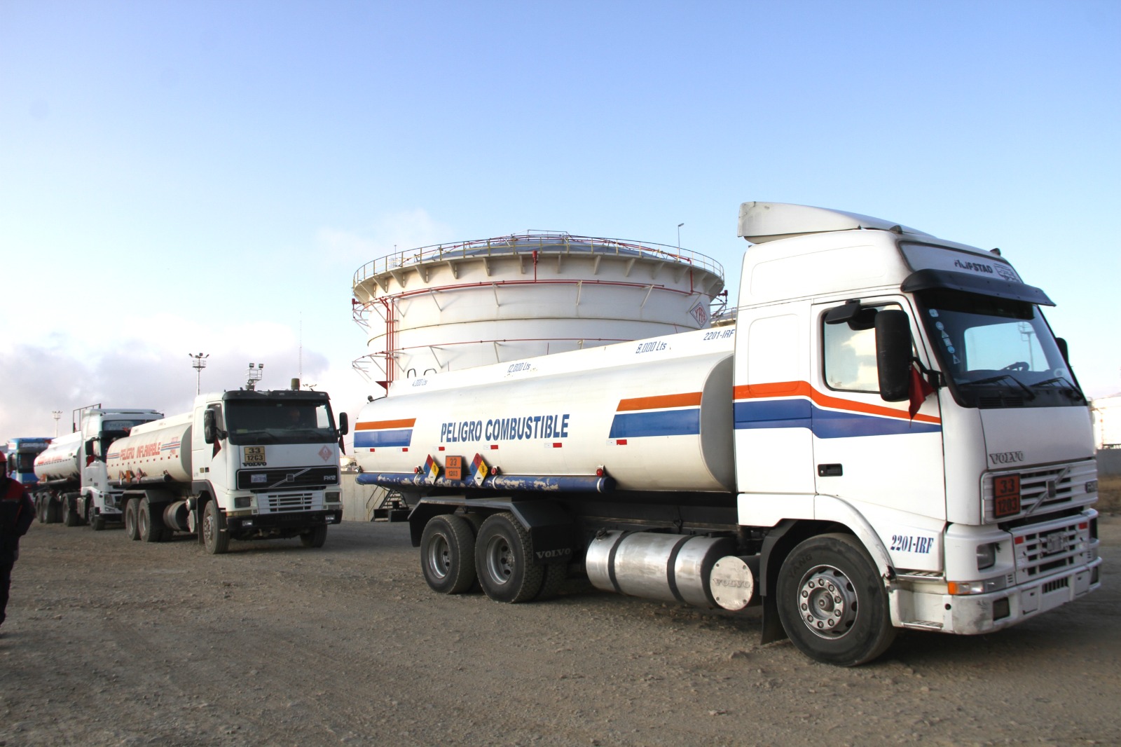 Alcaldía de La Paz recibe combustible necesario para servicios de transporte y maquinaria